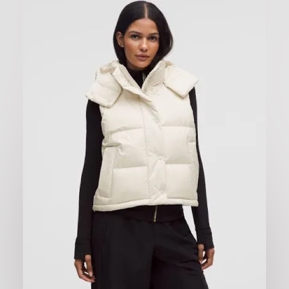 Lululemon Wunder Puff 600-Down-Fill Cropped Vest In Ivory Size 6